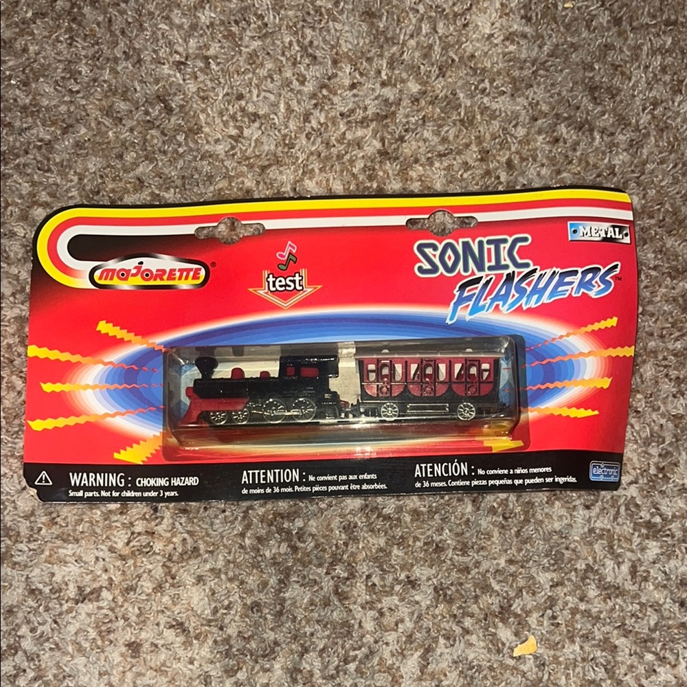 Majorette Toys Train Sonic Flasher cardboard is bent